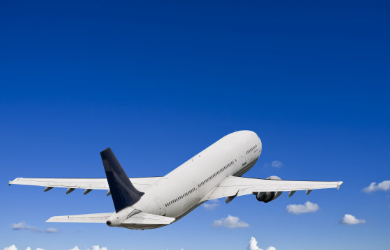 國務(wù)院聯(lián)防聯(lián)控體制舉辦記者招待會，詳細(xì)介紹提高國際物流安全通道工作能力工作情況