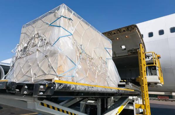 英國(guó)貨代在推動(dòng)國(guó)際貿(mào)易和提升物流效率方面的作用有哪些？