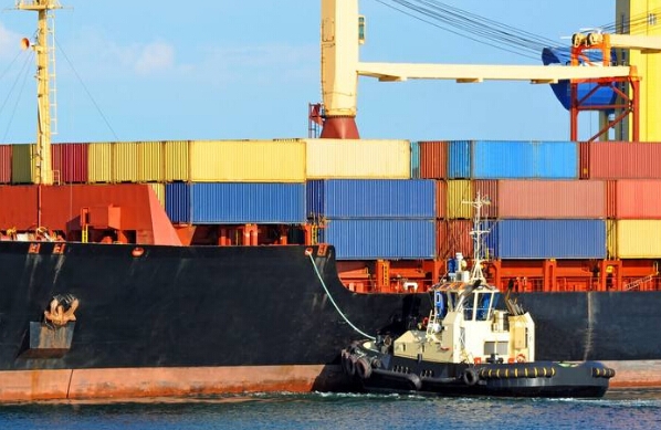 隨著全球貿易的不斷發(fā)展，上海貨代公司需要不斷創(chuàng)新和改進