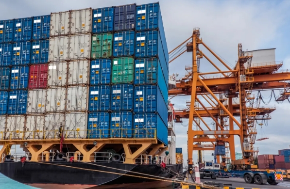 在新的歷史起點(diǎn)上，國(guó)際貨運(yùn)代理將繼續(xù)發(fā)揮其重要作用