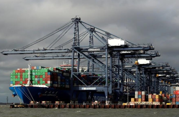 隨著全球貿(mào)易的不斷發(fā)展，國際貨代行業(yè)將迎來更多的發(fā)展機(jī)遇