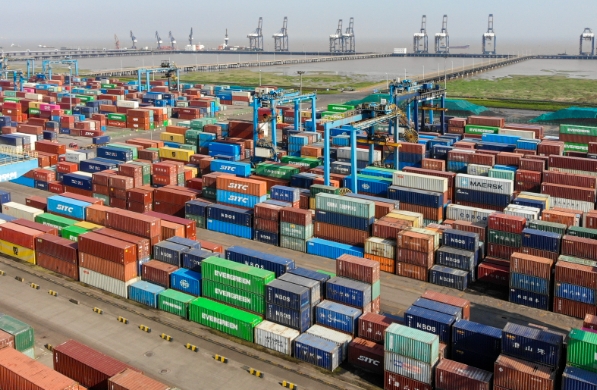 隨著國際貿(mào)易的不斷發(fā)展，貨代行業(yè)也面臨著諸多挑戰(zhàn)