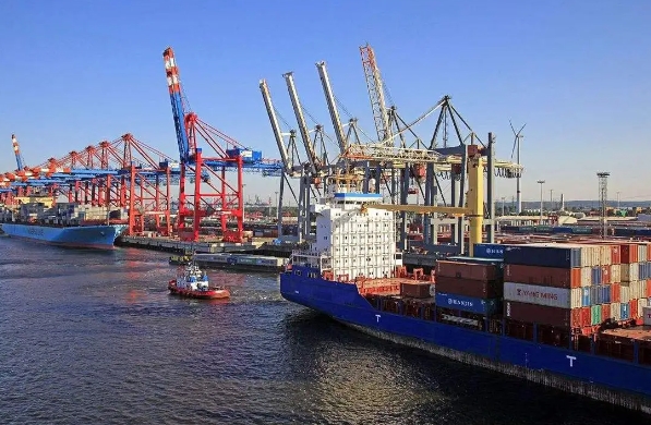 國(guó)際貨代如同貿(mào)易鏈上的隱形巨人，默默推動(dòng)著全球貿(mào)易的繁榮發(fā)展