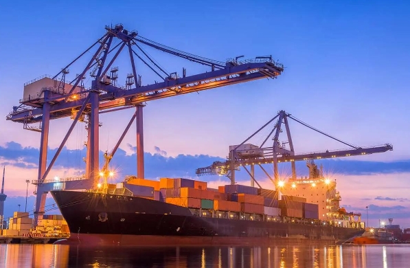 國際物流行業(yè)需要不斷發(fā)展，為全球經(jīng)濟的繁榮做出更大的貢獻