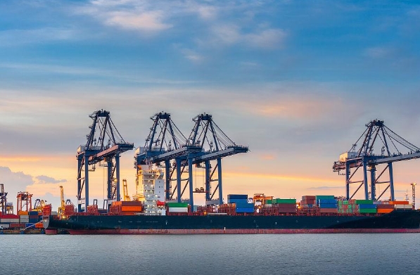 貨運代理不僅是物流鏈條中的關鍵環(huán)節(jié)，更是連接世界經濟的橋梁